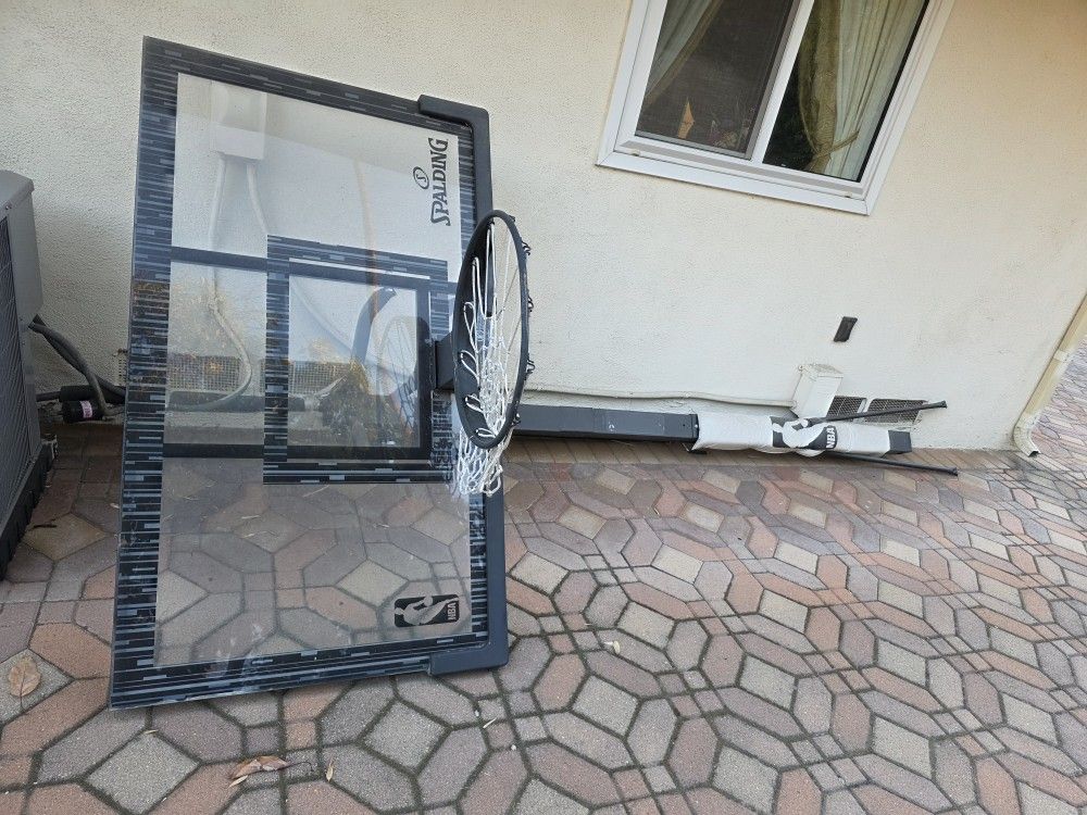 Spalding Basketball Hoop, Selling AS-IS