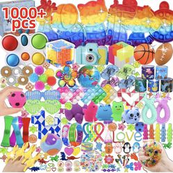 1000 Piece Kids Toys/Favors/Prizes