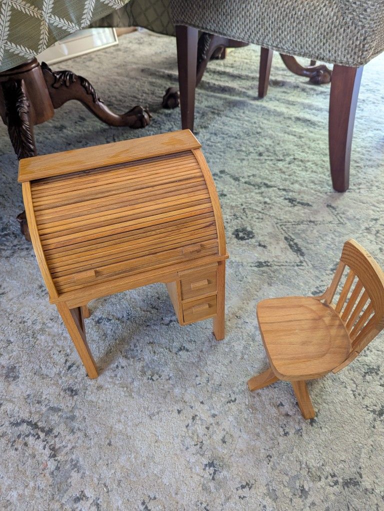 American Girl Doll Kit's Roller Top Desk And Chair