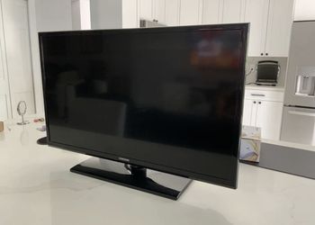 Samsung 32” TV/Monitor 