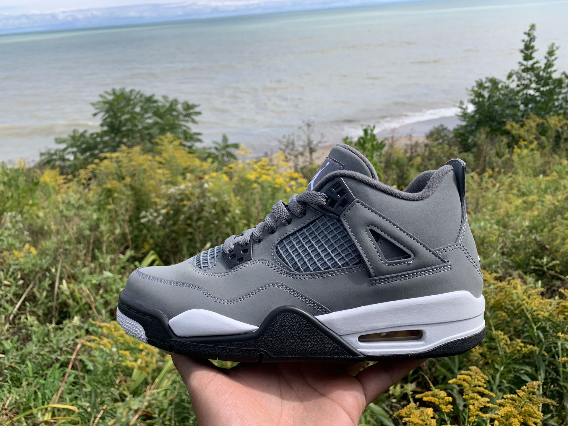 Air Jordan Retro 4 Sz 7Y