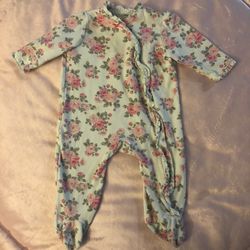 One Piece Onesie With Matching Hat - 9 Months 