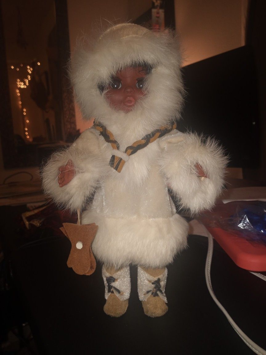 Vintage ESKIMO DOLLY