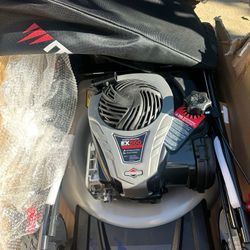 Murray
21 in. 140 cc Briggs and Stratton Walk Behind Gas Push Lawn Mower with Height Adjustment and with Mulch Bag