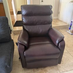 Like-New Leather Recliner 