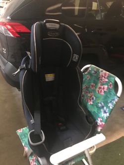 Very nice heavy duty adjustable car seat only $50￼