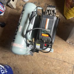 4 Gallon Air Compressor 
