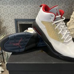 Jordan Maxin 200 “White Black Gym Red”