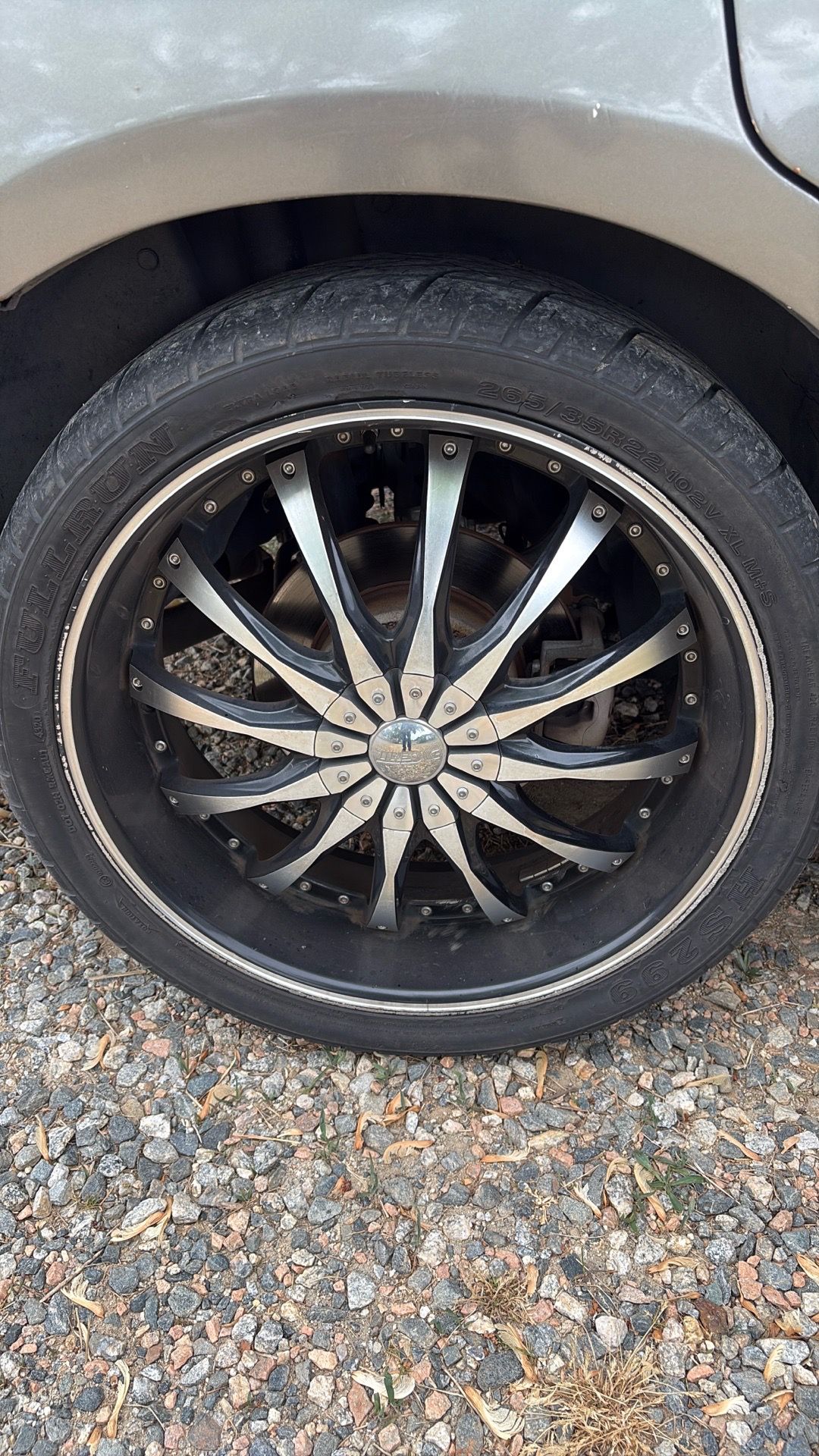 22 Inch Rim And Tires