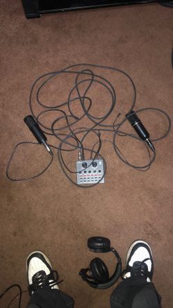 Live Sound Card W/2 Microphones And Chords