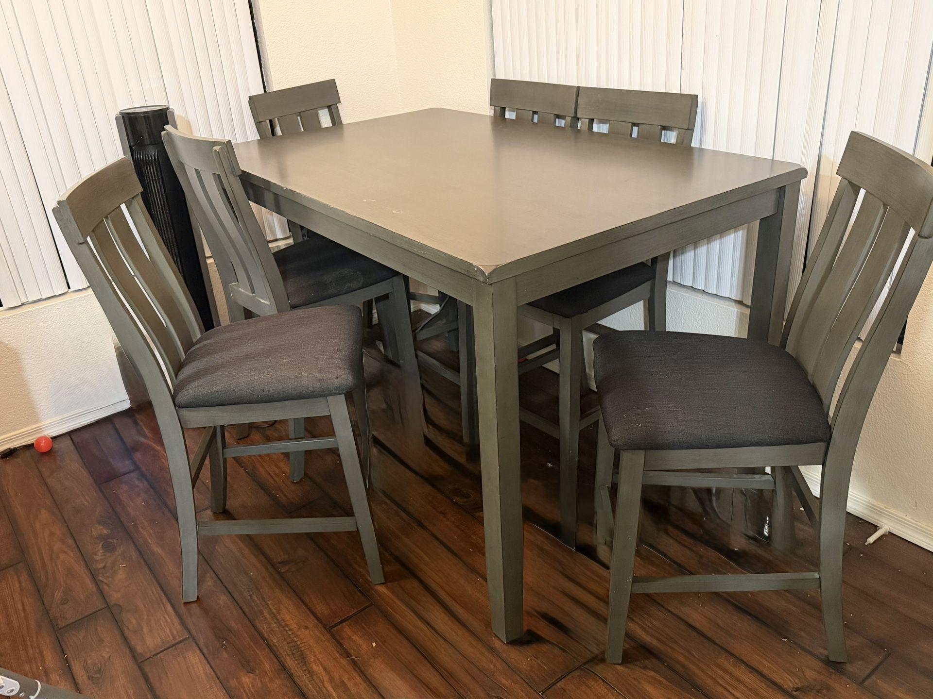 Dinning Table With 6 Chairs