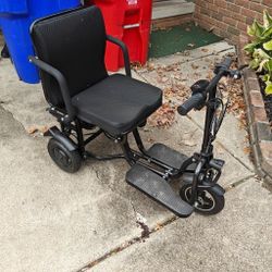 🔥 Lightweight Mobility Scooter – Excellent Condition! 🔥

