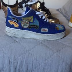 There Are Not That Used Bule And White Jordan’s 7.5 