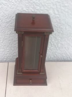 The Bombay Co. Tabletop Rotating Jewelry Box Chest Tall Case Necklace Organizer Used in good condition with some minor cosmetic blemishes. These blemi