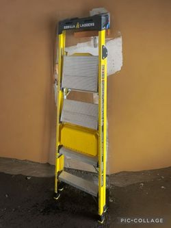 Gorilla ladder very clean never used in construction