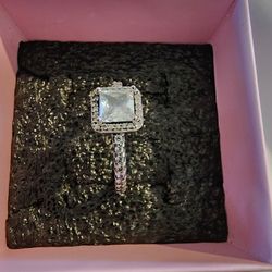 Silver S925 Pandora Ring Size 8 Is Like New 