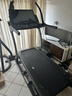 LIKE NEW - Nordictrack Treadmill