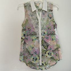 Women’s LOVE ON TAP 100% Polyester Sleeveless Button Up Floral Top Blouse… Size XS