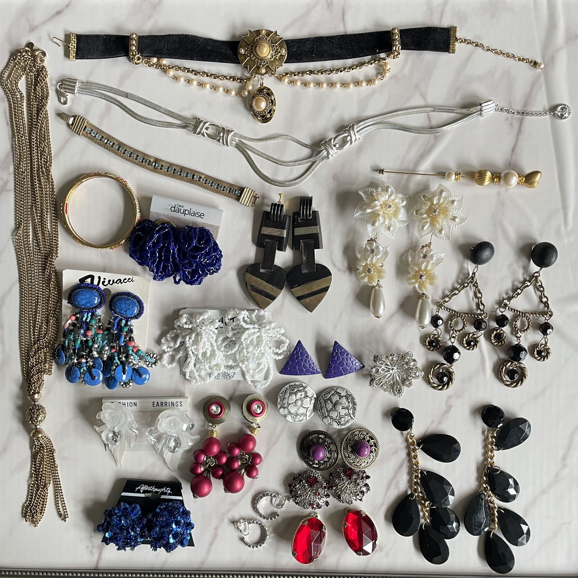 23pc Vintage Costume Jewelry Bundle