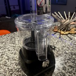 Hamilton Food Processor and vegetable chopper