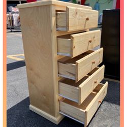 5 drawers dresser / Five drawers dresser / Cajonera