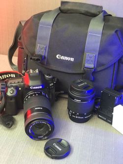 80D DSLR Canon (4737 Shutter Count) with EFS 18-55mm, 55-250mm, Dual Battery + Charger Kit and Camera Bag
