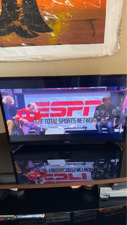 T.V. 32 inch Samsung flat screen