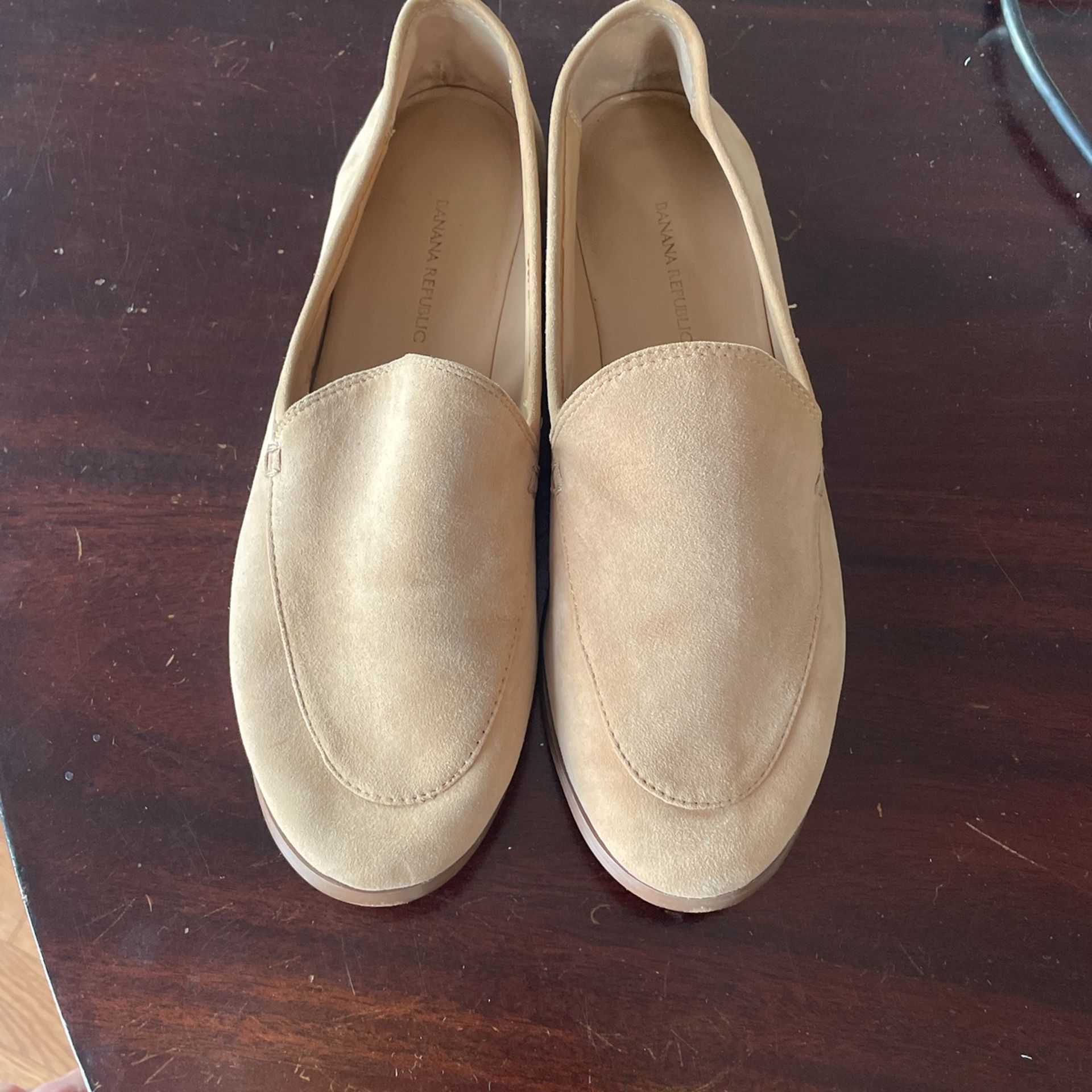Banana Republic Suede Women Slip On (Size 7)