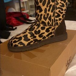Like New Wear One Time Uggs Size 6