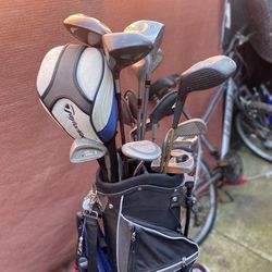 Full Set ! Golf Clubs (Great condition)