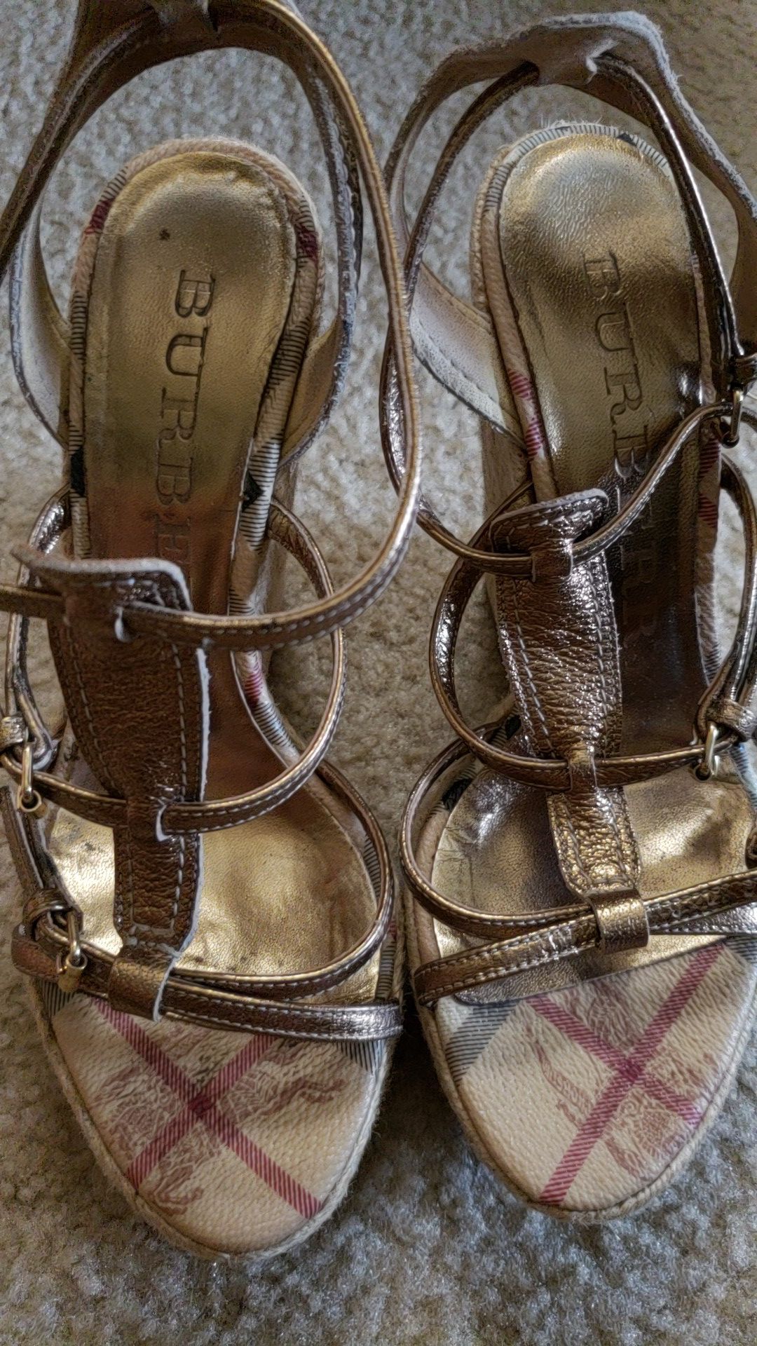 Burberry Sandals | Very Good Condition | Size 37,5 eu | Made in Italy