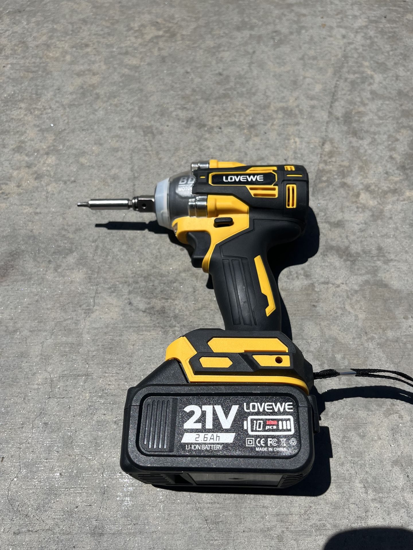 300N Cordless Impact Wrench, 21V Torque Power Driver, 1/2" Brushless Gun With 2.6 Ah Batteries, Electric Motor Variable Speeds for Home Installation (