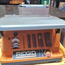 RIDGID Oscillating Edge Belt Spindle Sander 120 Volt Table Top Unit EB44241
