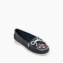 Minnetonka Women's Thunderbird Smooth Moccasin