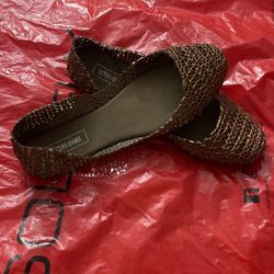 Victoria Adames Flats