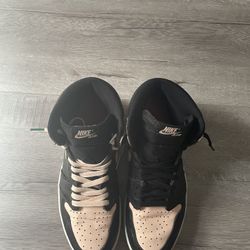 Jordan 1 Retro high Crimson tint (FCFS)