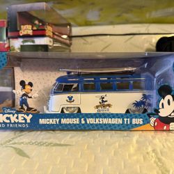 Jada Mickey & Friends  Mickey & VW T1 Bus 1:24
