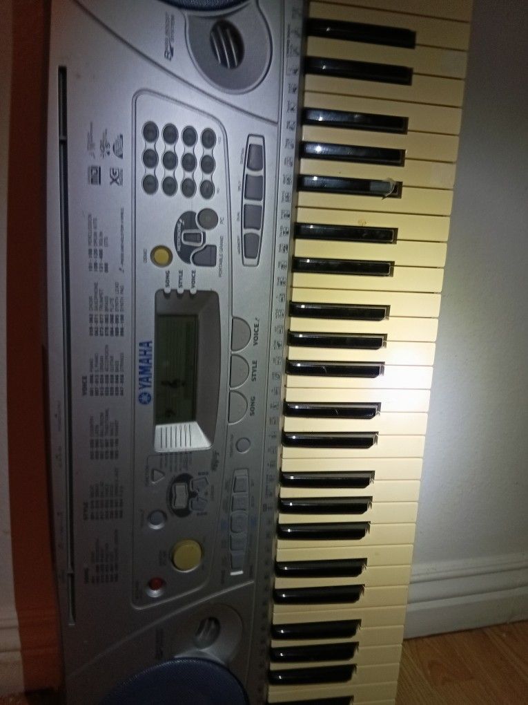 Yamaha Keyboard