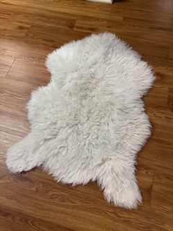 White/silver rug
