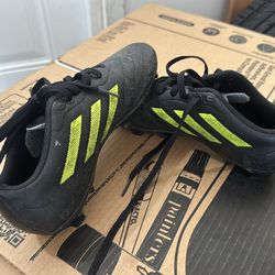 Soccer cleats