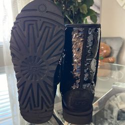 🥰SUPER CUTE 🥰 Sequin UGG Boots Size 7