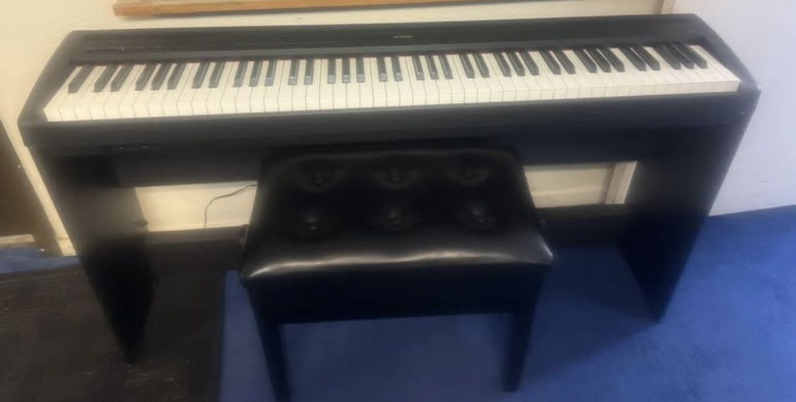 Yamaha P85 Digital Piano (Bench included)