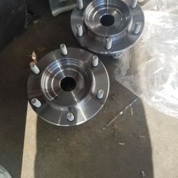 2006 Tacoma hub assembly for 4x4 only