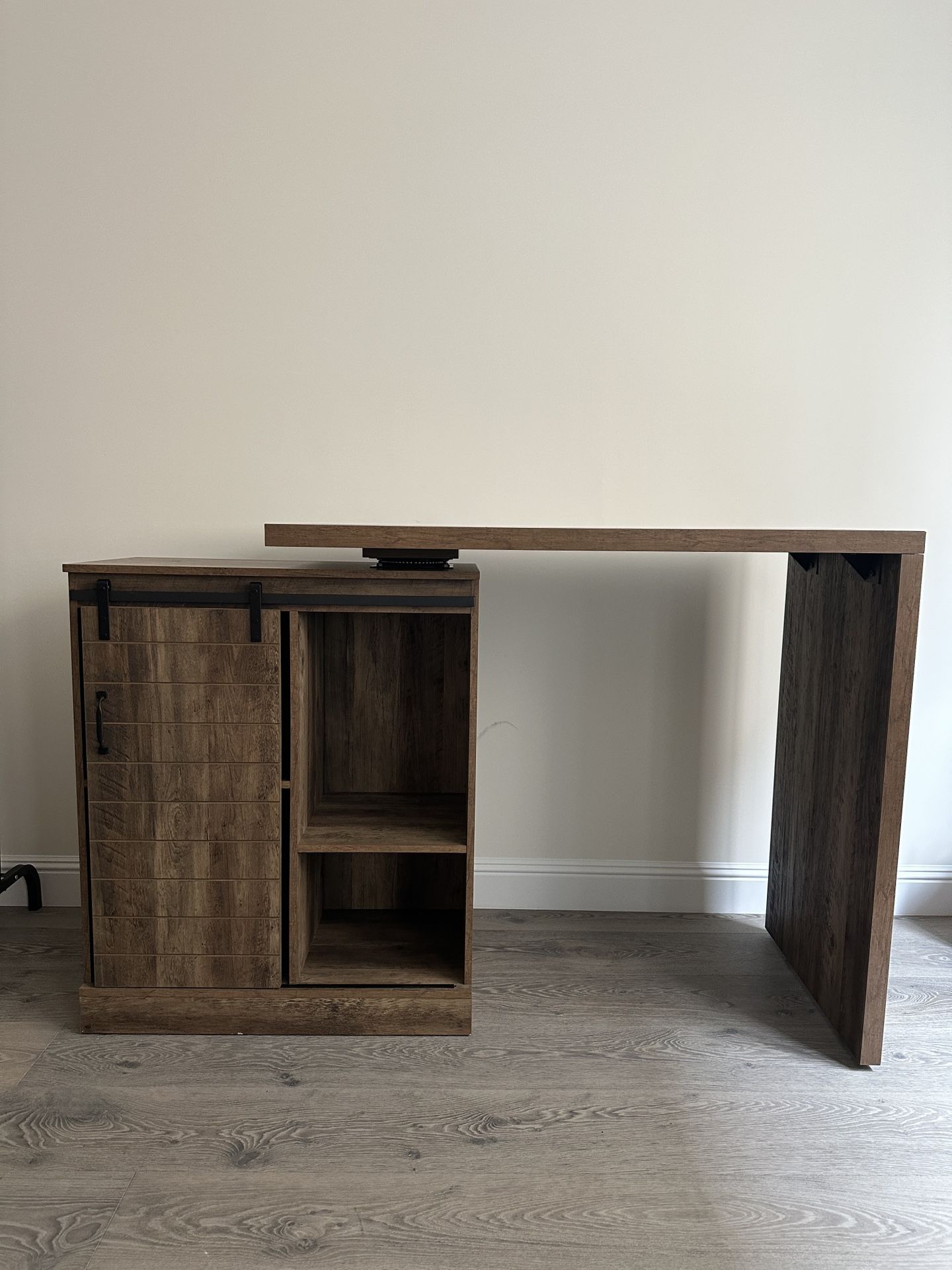 Bar Table w/ Swivel Top