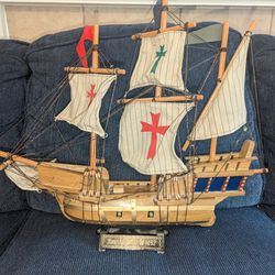 Wooden Collectable Model Ship SANTA MARIA 9 "long