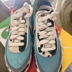 nike LDWAFFLE/SACAI