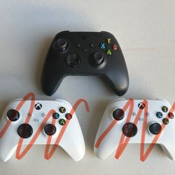 Xbox Wireless Controllers