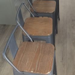 4 Bar Stools