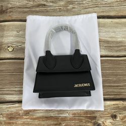 Jacquemus Le Chiquito Medium Bag