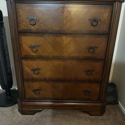 4 Piece Cherry Bedroom Furniture Set